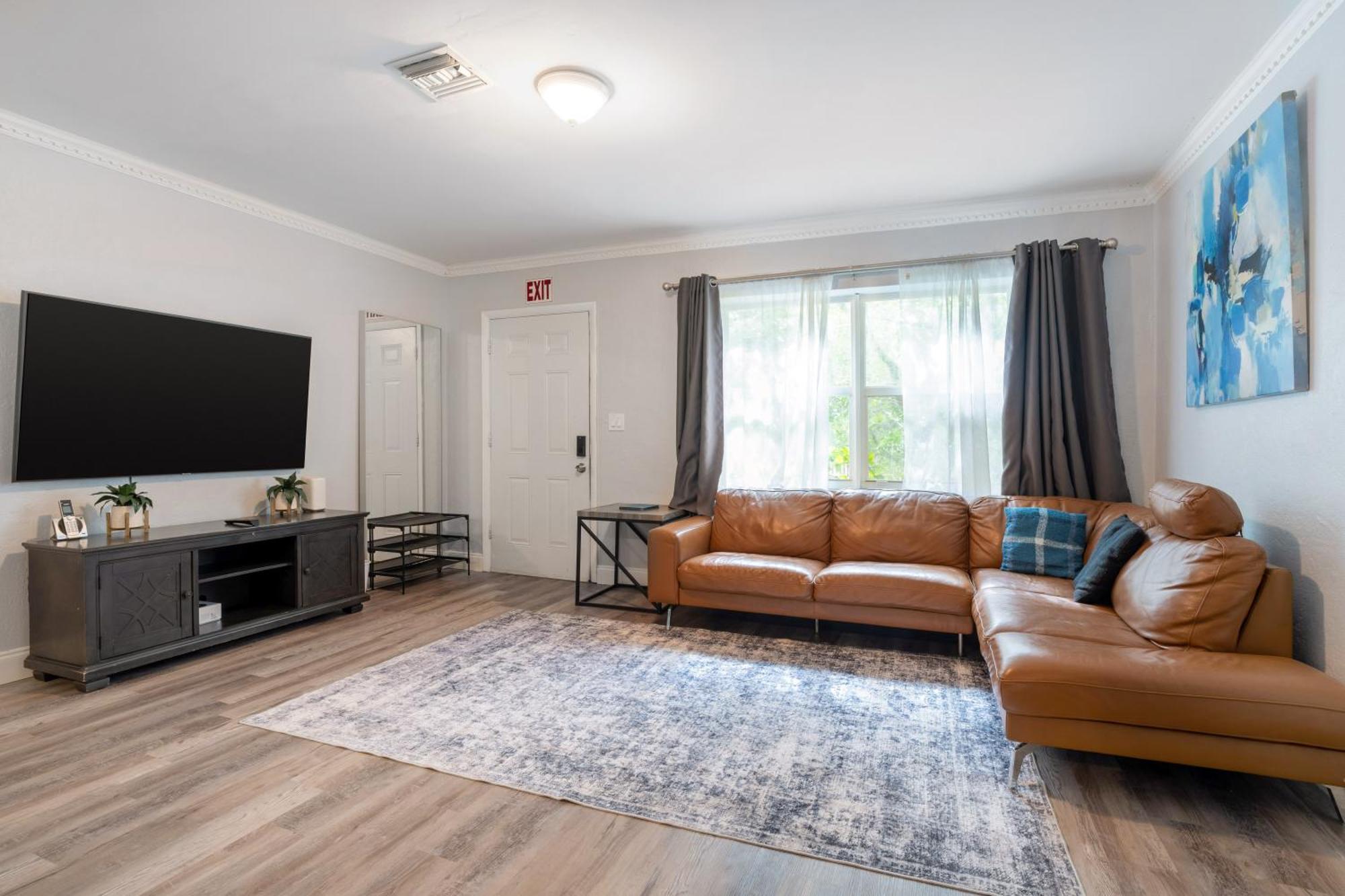 Hollywood Peaceful Hostel Экстерьер фото
