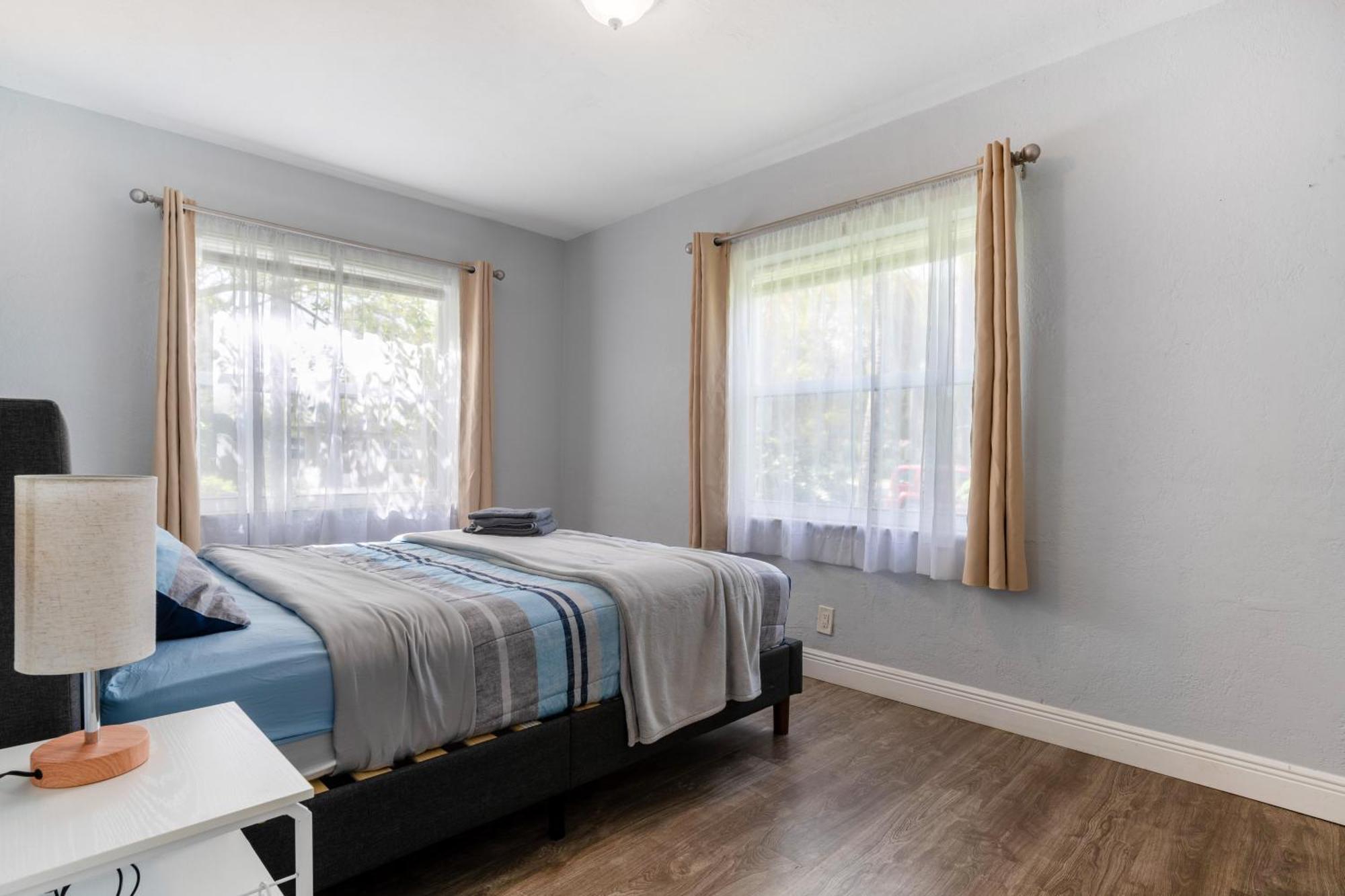 Hollywood Peaceful Hostel Экстерьер фото
